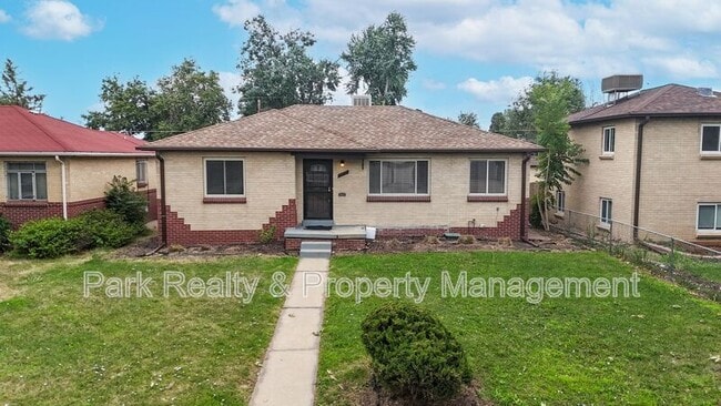 Building Photo - 3536 Dahlia St