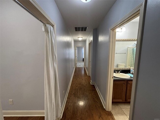 Photo - 3 Travertine Dr