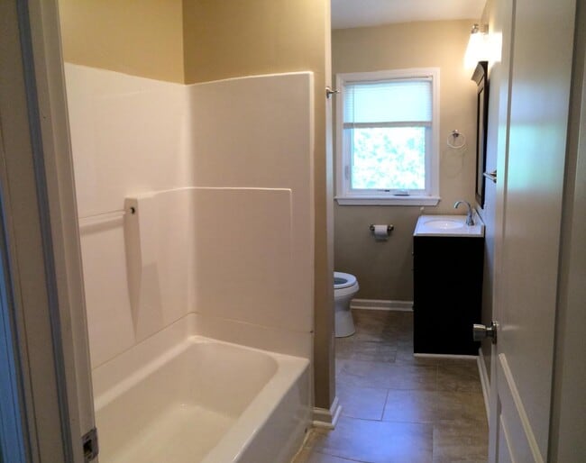 Photo - 158 Dryden Way