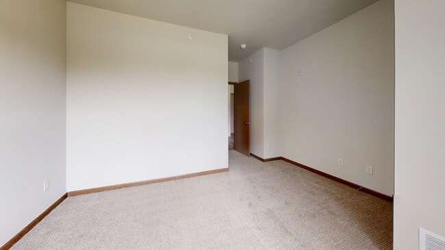 Photo - N115W16170 Saxony Village Blvd