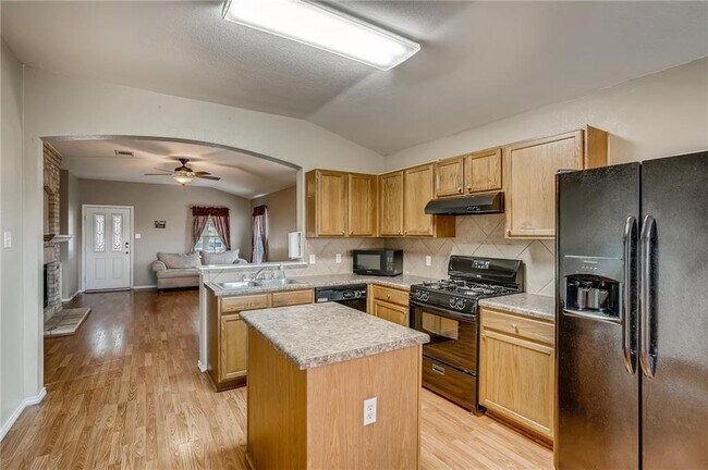 Photo - 17829 Violet Ln