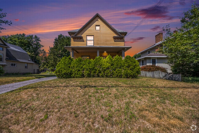 Building Photo - 3271 Coit Ave NE Rental