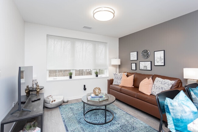 1HAB, 1BA | 560 - 592SF