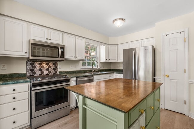 Photo - 5703 Stardust Dr