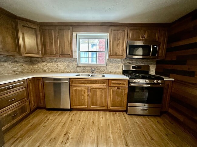 Photo - 533 Freeport Rd