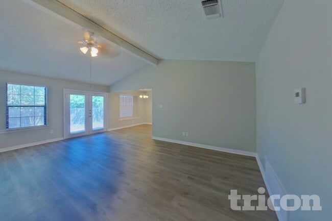 Photo - 7421 Ridge Rd W