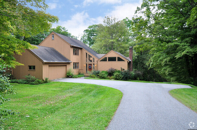 Building Photo - 335 Norfolk Rd Rental