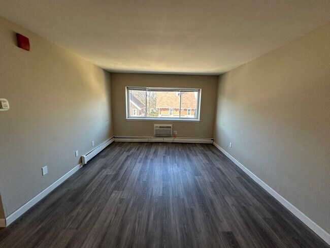 Photo - 3069 Oakland