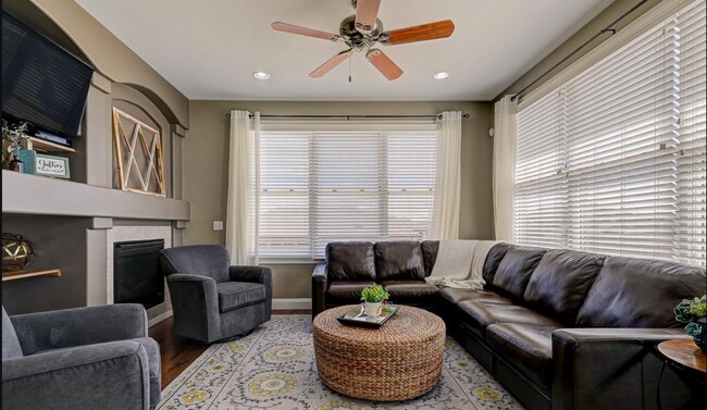 Photo - Gorgeous 4 Bedroom In The Grove!!