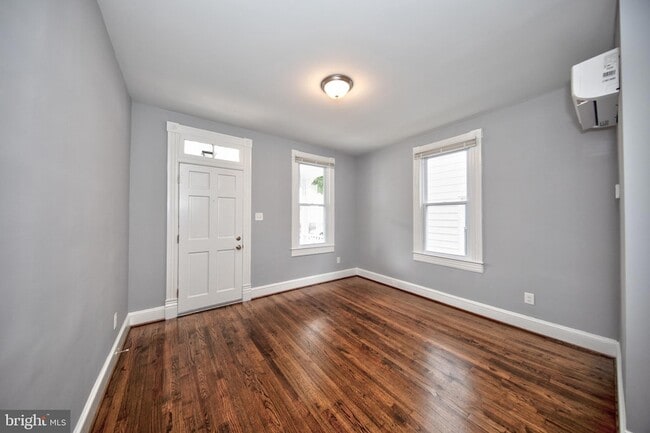 Photo - 655 Bourbon St