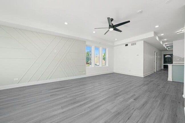 Photo - 322 S Kostner Ave Unidad 1