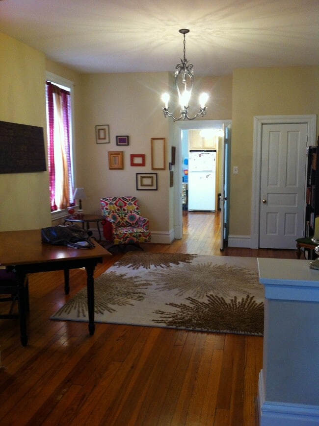 Photo - 3884 Juniata St