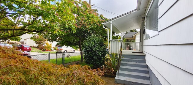 Photo - Charming 1906 2 Bedroom 1 Bathroom Cottage in Sellwood!