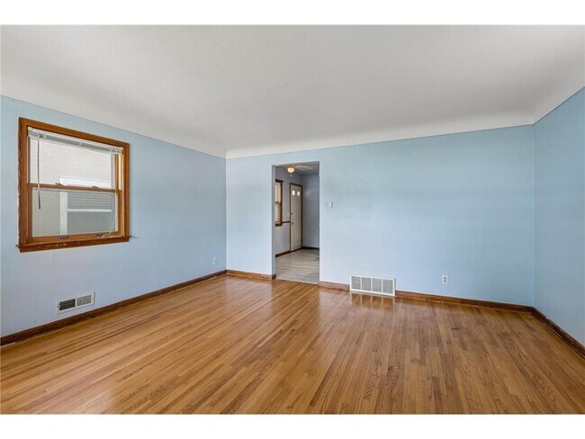 Photo - 5542 S 28th Ave