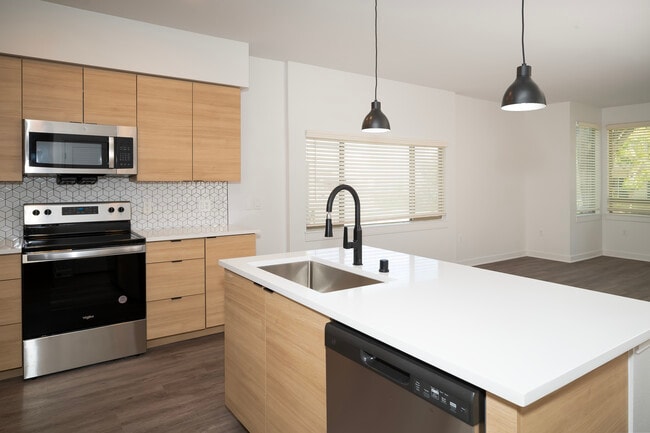 Photo - Thomas Apartments