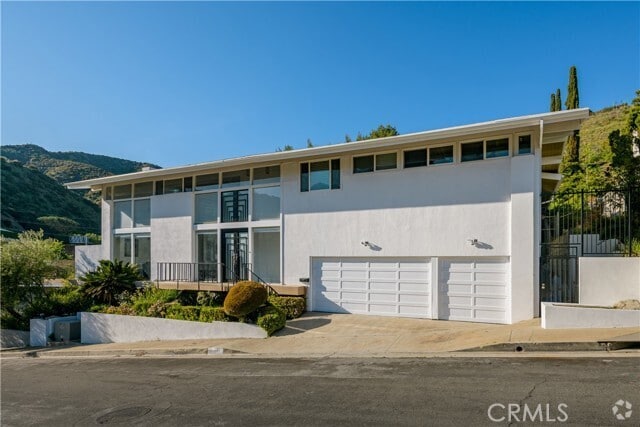 Building Photo - 11831 Bel Terrace Rental