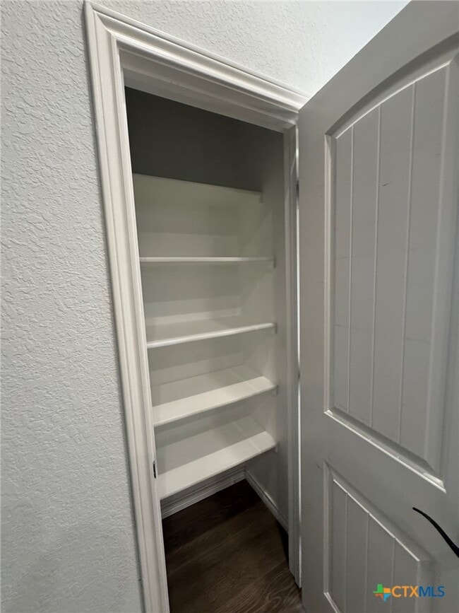 Photo - 168 Navarro Xing