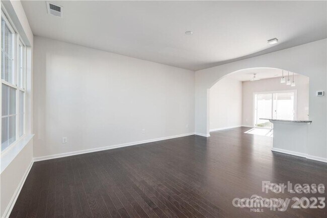 Photo - 3 bedroom town home in Rea Farms- walkable community to restaurants, shops, walking trails
