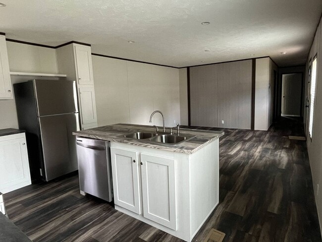 Photo - 14142 Lorraine Rd