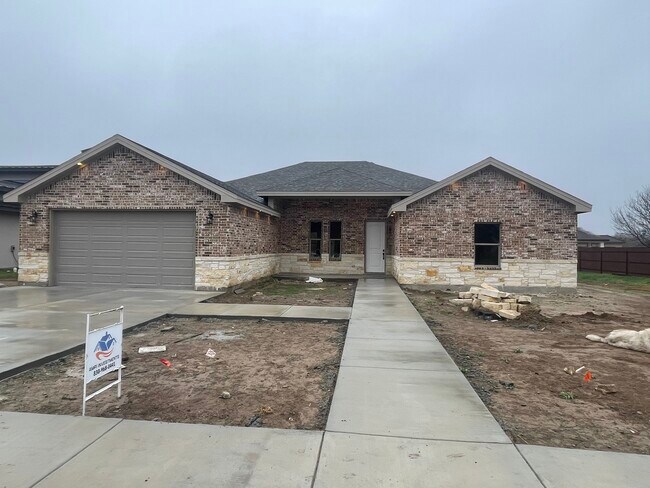 Photo - 404 Imelda Dr