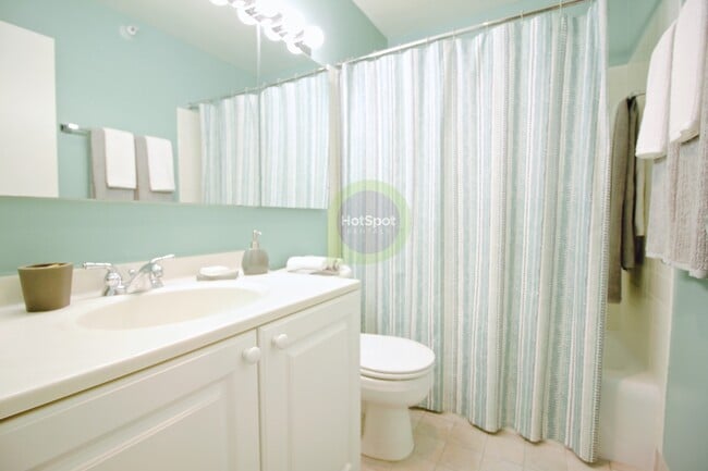 Photo - 323 E Ontario St