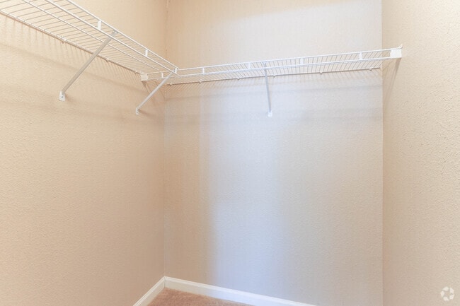 2BR, 2BA - River