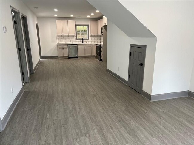 Photo - 221 Stafford St NW