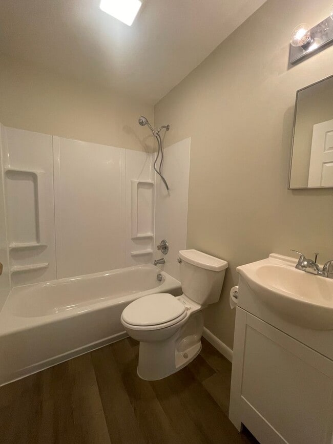 Photo - 225 Barker Unit A