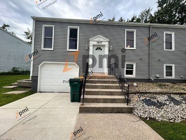 Building Photo - 1607 Monticello Park Dr