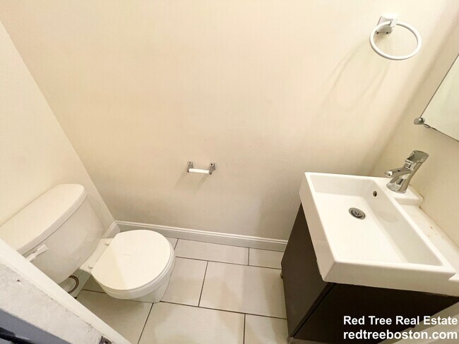 Photo - 96 L St