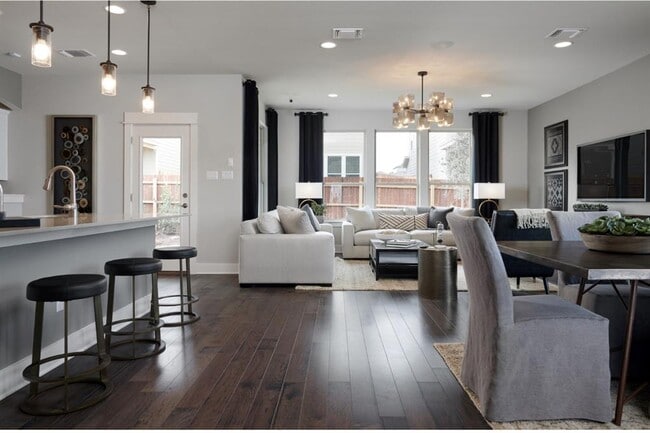 Photo - 112 Leon Loop