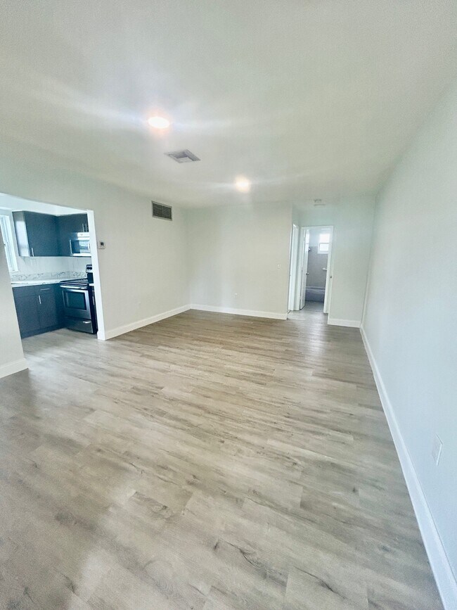 Photo - 7511 Venetian St Unit 1