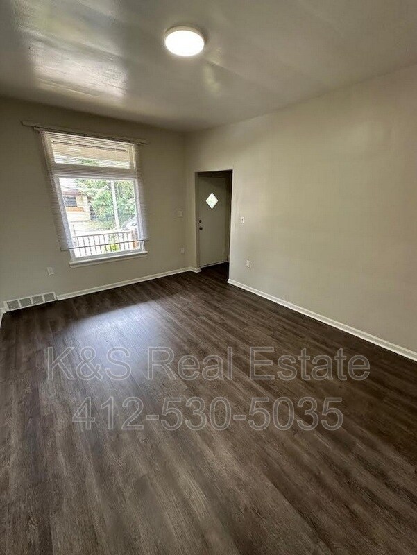 Photo - 527 Marwood Ave