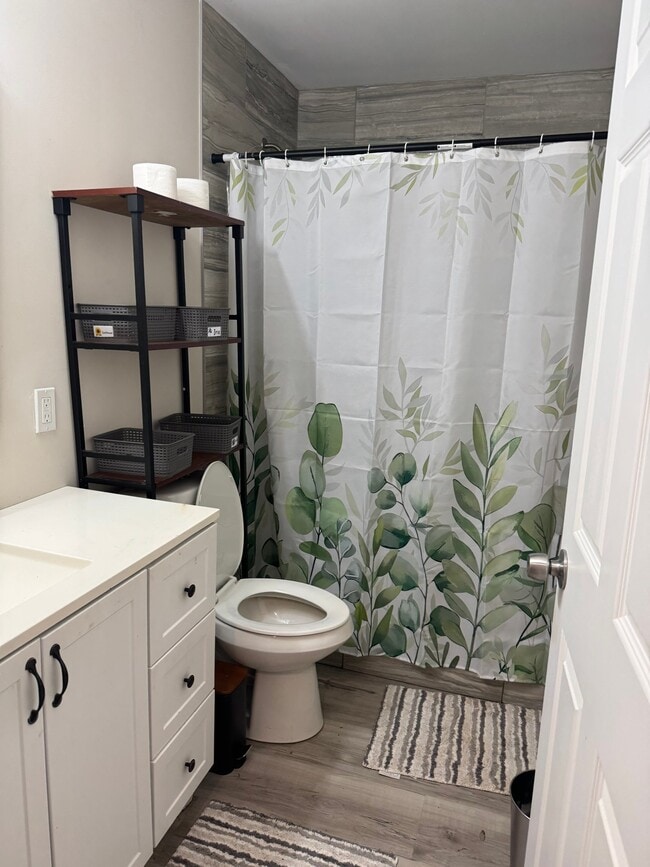 Photo - 1034 Ira St SW
