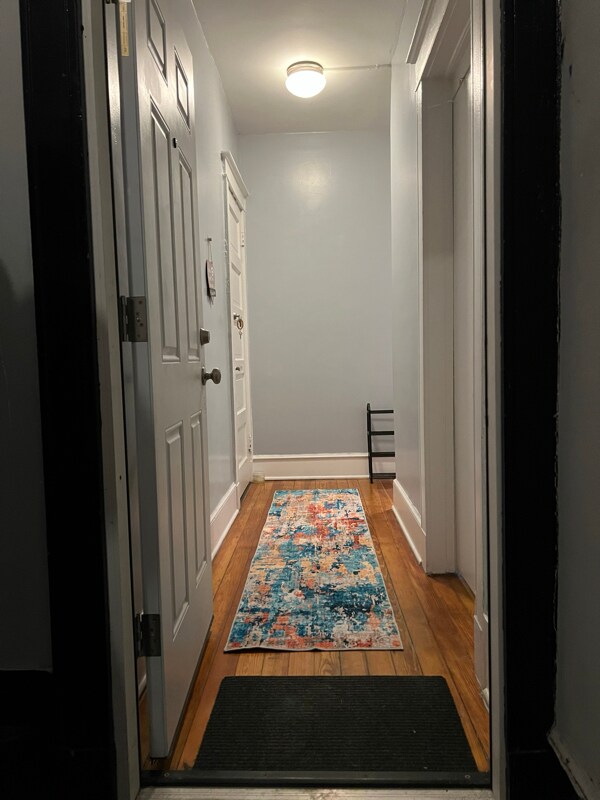 Photo - 8 Davies Pl Unit Apt #1- Bedroom 2