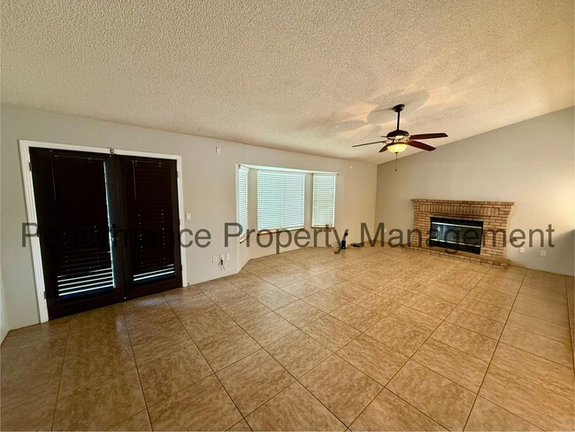 Photo - 10910 Mohican Dr