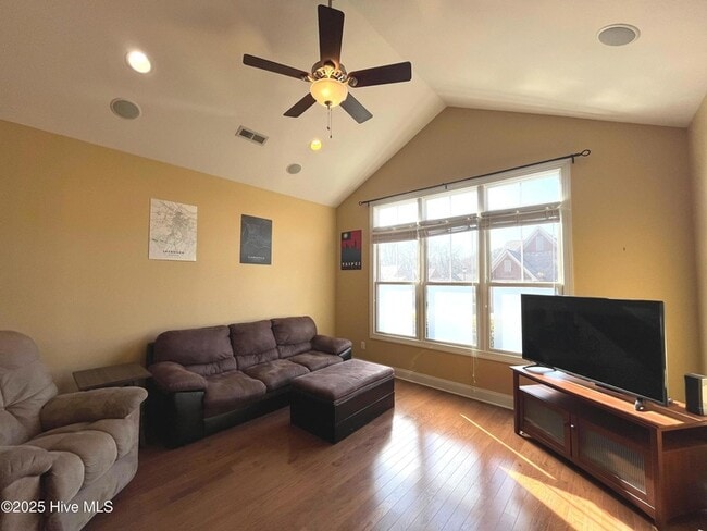 Photo - 31 Elk Ridge Ln