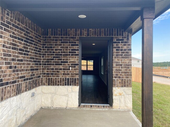 Photo - 802 Faison Ct