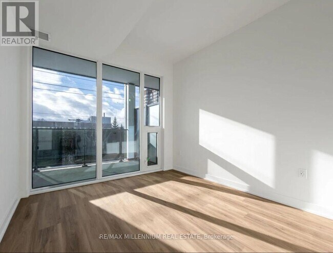 Photo - 1 Fairview Rd E Unit 416