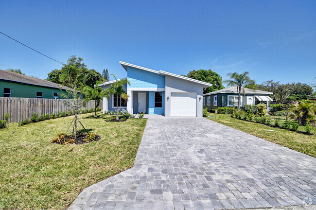 Building Photo - 127 NW 9th Ave Rental