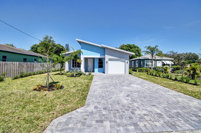 Photo - 127 NW 9th Ave House