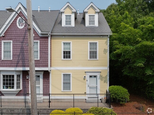 Building Photo - 40 Brattle St Rental