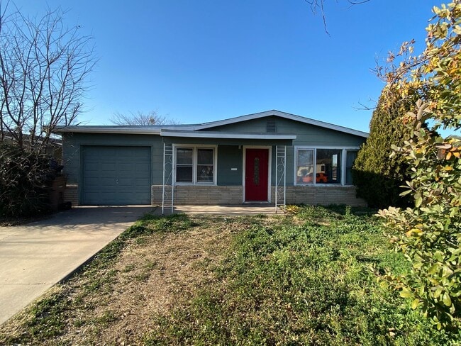 Building Photo - Check out this Three bedroom, one bedroom home COMING SOON!