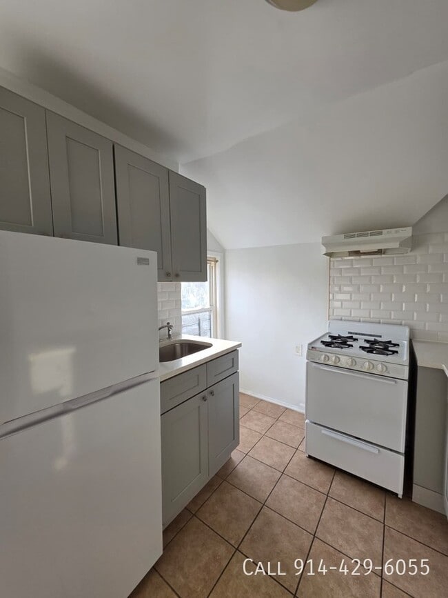 Photo - 35 Altonwood Pl