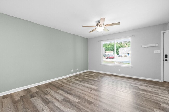 Photo - 573 Kathryn Ct