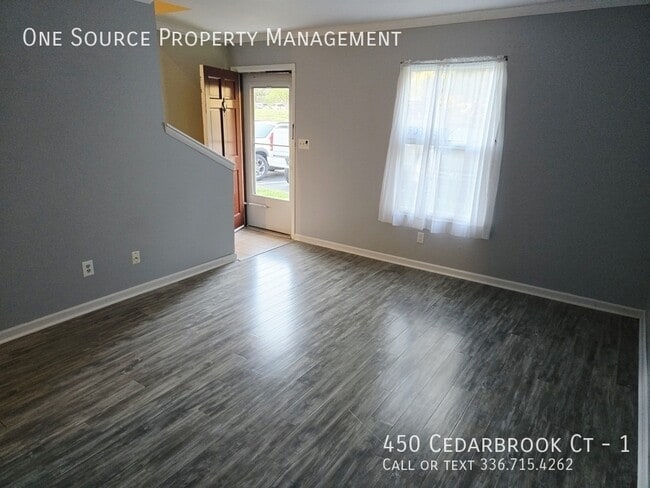 Photo - 450 Cedarbrook Ct