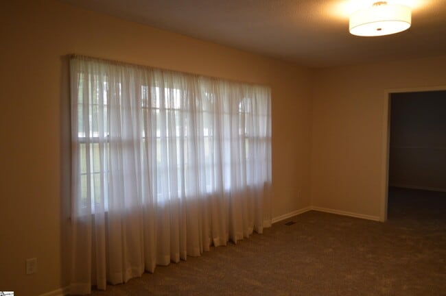 Photo - 2462 E Blackstock Rd