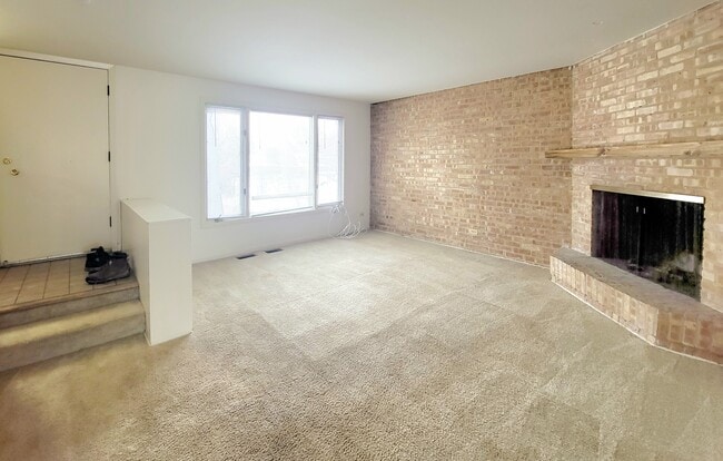 Photo - 712 Concord Ln