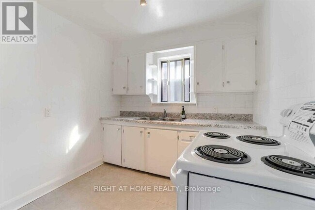 Photo - 3 - 69 THIRD STREET Unit 3