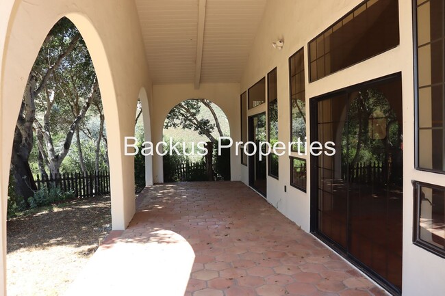 Photo - 11585 McCarthy Rd